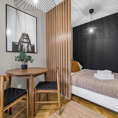 Park Sady Zoliborskie Modern Apartment ワルシャワ エクステリア 写真