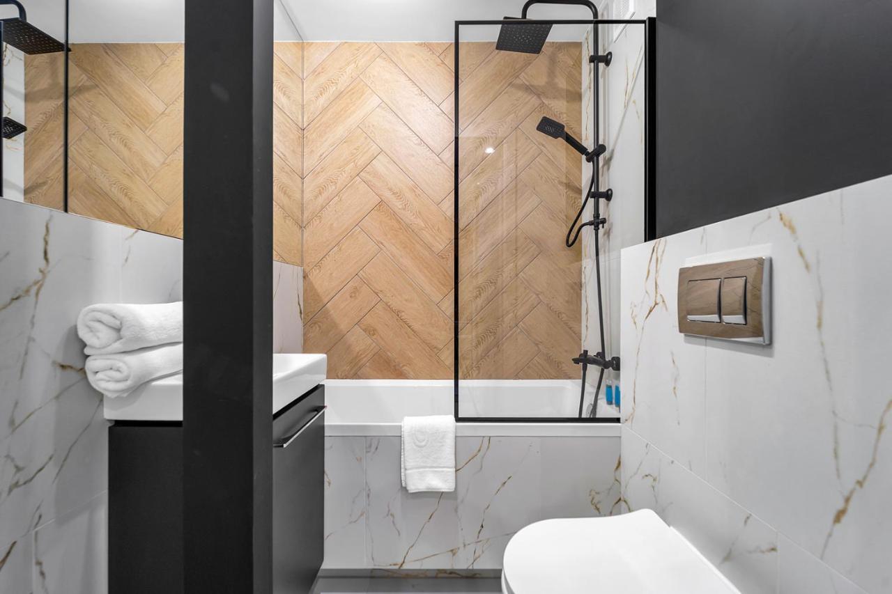 Park Sady Zoliborskie Modern Apartment ワルシャワ エクステリア 写真