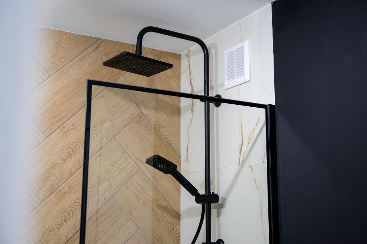 Park Sady Zoliborskie Modern Apartment ワルシャワ エクステリア 写真